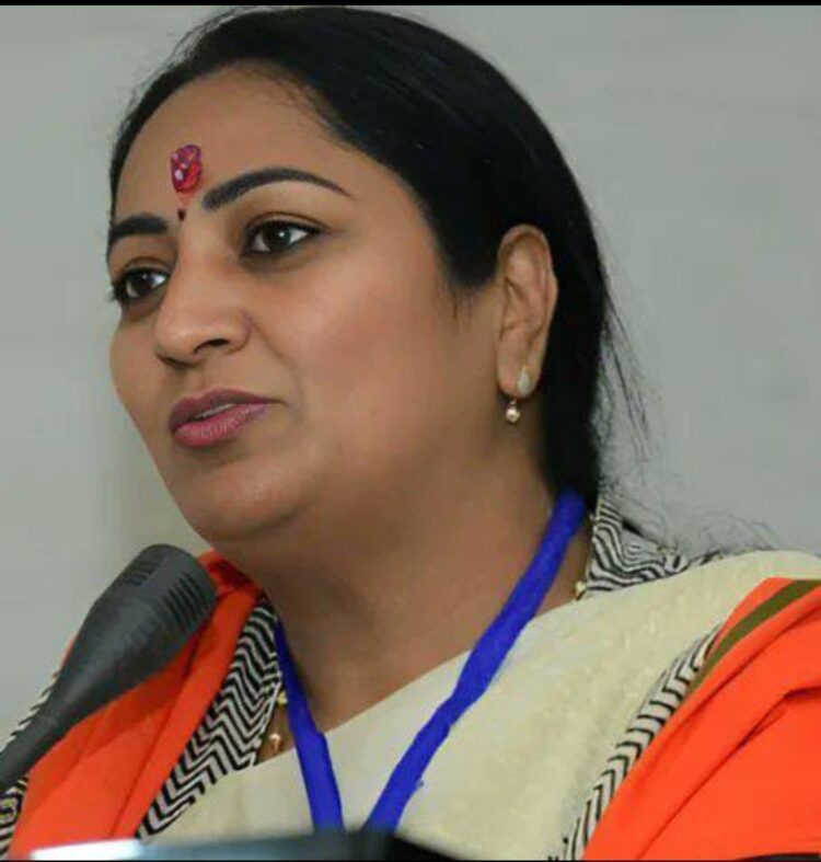 दिल्ली की नई मुख्यमंत्री रेखा गुप्ता की होगी ताजपोशी, रामलीला मैदान में 6 मंत्रियों के साथ सीएम पद की लेंगी शपथ