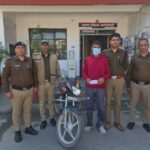 वृद्ध महिला से चेन स्नेचिंग करने वाले अभियुक्त को दून पुलिस ने किया गिरफ्तार