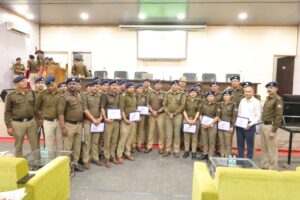 उत्कृष्ट कार्य करने वाले पुलिस कर्मियों को एसएसपी दून ने किया सम्मानित