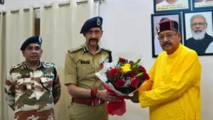 आईटीबीपी के महानिदेशक ने की महाराज से शिष्टाचार भेंट