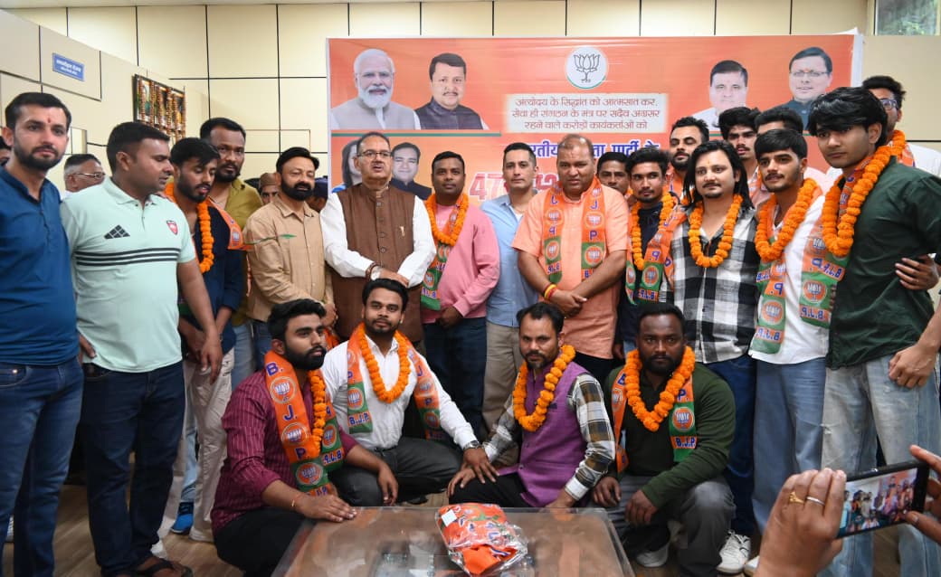 “पीएम मोदी के उत्तराखंड दौरे की तैयारी तेज, गणेश जोशी ने पदाधिकारियों संग की अहम बैठक”