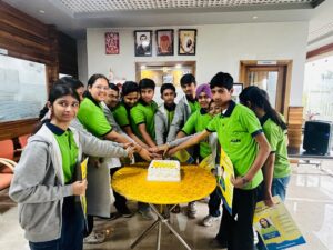 एलन देहरादून में सीबीएसई 10वीं के शानदार परिणाम का जश्न, 100% रिजल्ट से बढ़ाया मान