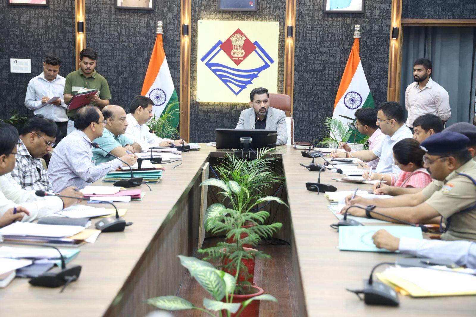आपदा प्रबंधन केवल कागजी कार्रवाई तक सीमित न रहे, बल्कि प्रत्येक विभाग अपनी जिम्मेदारियों के अनुरूप जमीनी स्तर पर तैयारी सुनिश्चित करे डीएम