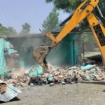 शीशमबाड़ा में सरकारी भूमि पर बनी अवैध मजार ध्वस्त