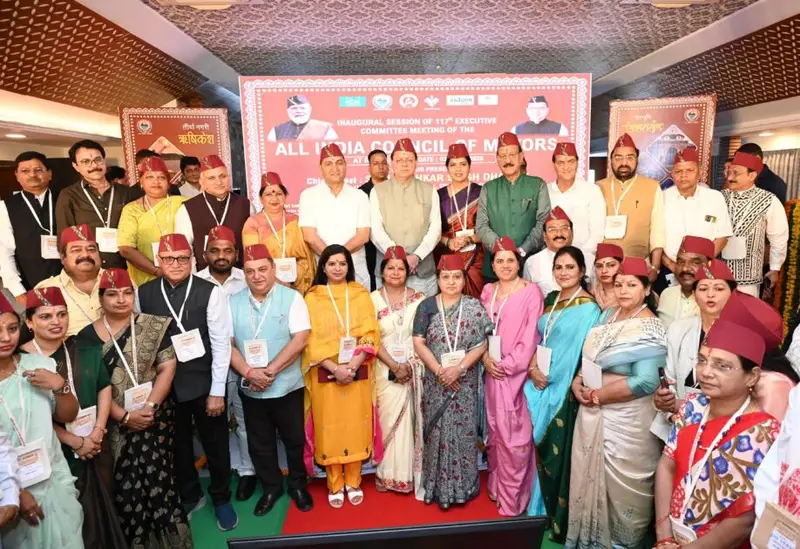 महापौर परिषद की राष्ट्रीय बैठक में धामी ने दी 29.78 करोड़ की विकास योजनाओं की सौगात