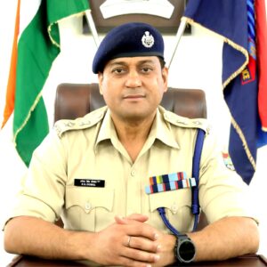 मलबे में दबी महिला के लिए देवदूत बनी दून पुलिस