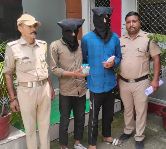 ऑपरेशन प्रहार के तहत पुलिस की बड़ी कार्यवाही: 7.34 ग्राम अवैध स्मैक के साथ दो तस्कर गिरफ्तार