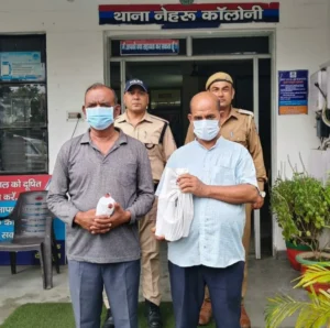 होटल में अवैध रूप से शराब परोसते दो गिरफ्तार, आबकारी अधिनियम में मुकदमा दर्ज