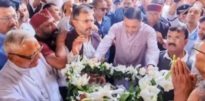 पूर्व कैबिनेट मंत्री हीरा सिंह बिष्ट को मुख्यमंत्री धामी की श्रद्धांजलि, शोक संतप्त परिजनों को बंधाया ढांढस