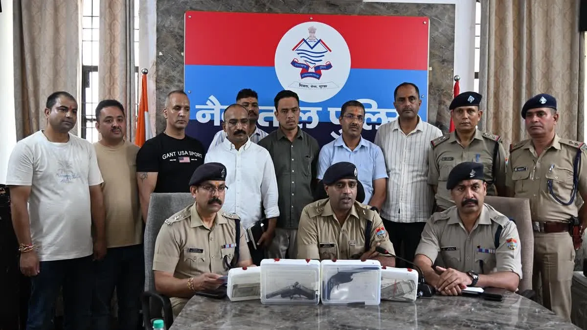 हल्द्वानी। गोरापड़ाव डकैती कांड: पुलिस ने दो और आरोपियों को दबोचा, तमंचे-कारतूस समेत 1.40 लाख की नकदी बरामद