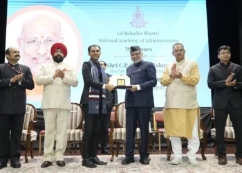 उपराष्ट्रपति ने LBSNAA, मसूरी में 2024 बैच के आईएएस प्रशिक्षु अधिकारियों को संबोधित किया
