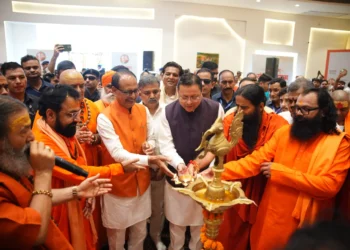 हरिद्वार में संत समागम में एक राष्ट्र-एक चुनाव पर संवाद में केंद्रीय मंत्री शिवराज सिंह चौहान और मुख्यमंत्री पुष्कर सिंह धामी ने की सहभागिता