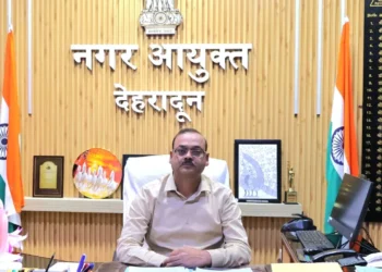 नगर आयुक्त ने विशेष सफाई अभियान और सड़क मरम्मत के दिए निर्देश