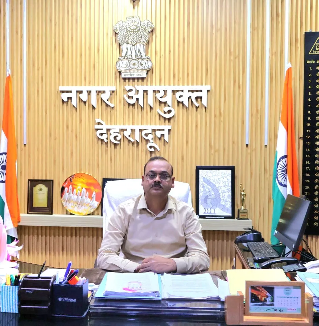 नगर आयुक्त ने विशेष सफाई अभियान और सड़क मरम्मत के दिए निर्देश