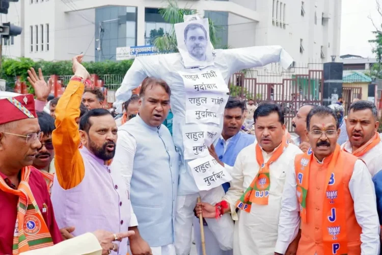 भाजपा एससी मोर्चा ने प्रदेशभर में राहुल का पुतला दहन कर किया जबरदस्त प्रदर्शन!