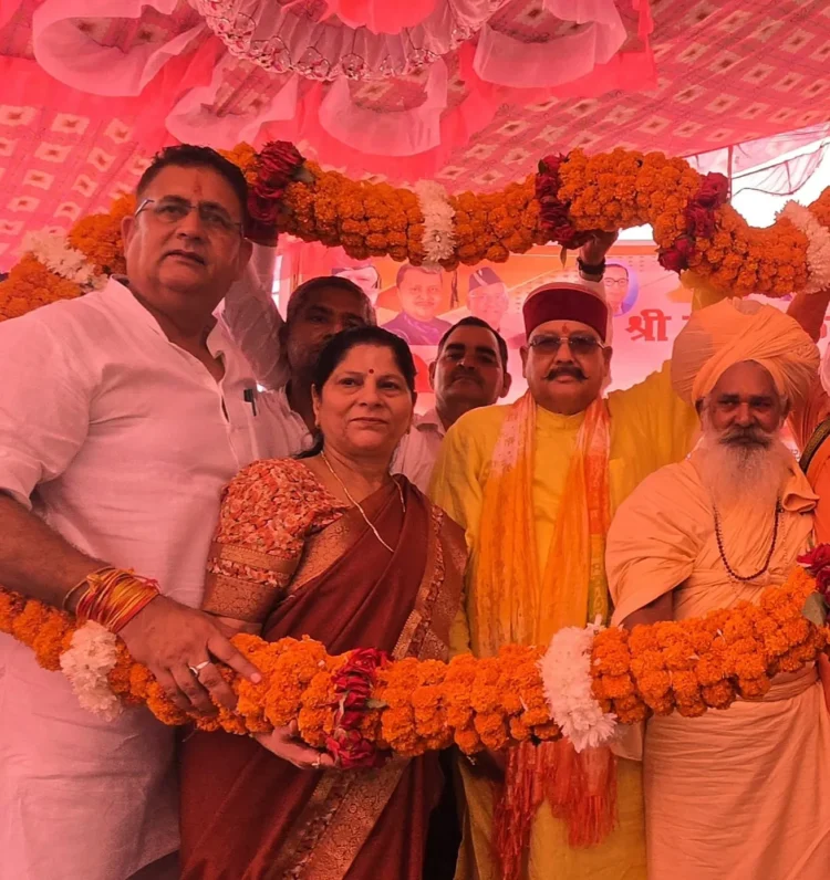 बाढ़ नियंत्रण को लेकर सतपाल महाराज ने अधिकारियों संग की विस्तृत चर्चा, आपदा प्रभावित किसानों की सुनी समस्याएं